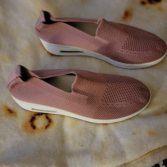 New Pink Slip On Sneakers Sz 12 - Picture 1 of 5